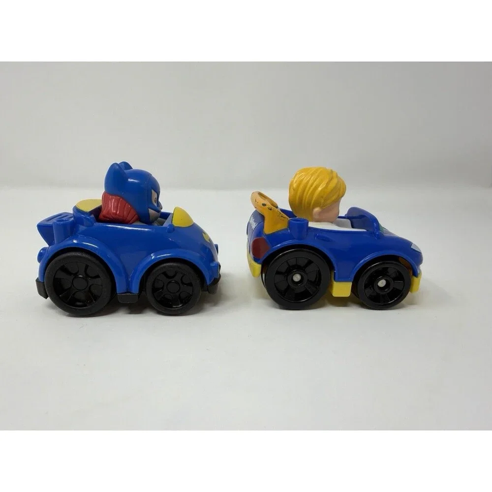 2 Fisher-Price Little People Wheelies DC Batgirl and Blonde Boy, Blue Cars